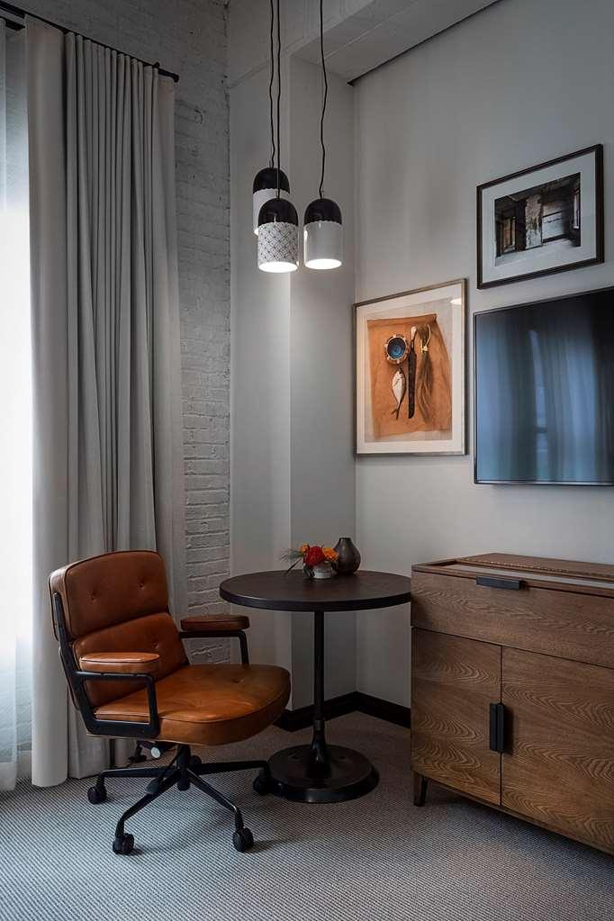 Crossroads Hotel Канзас Сити Стая снимка